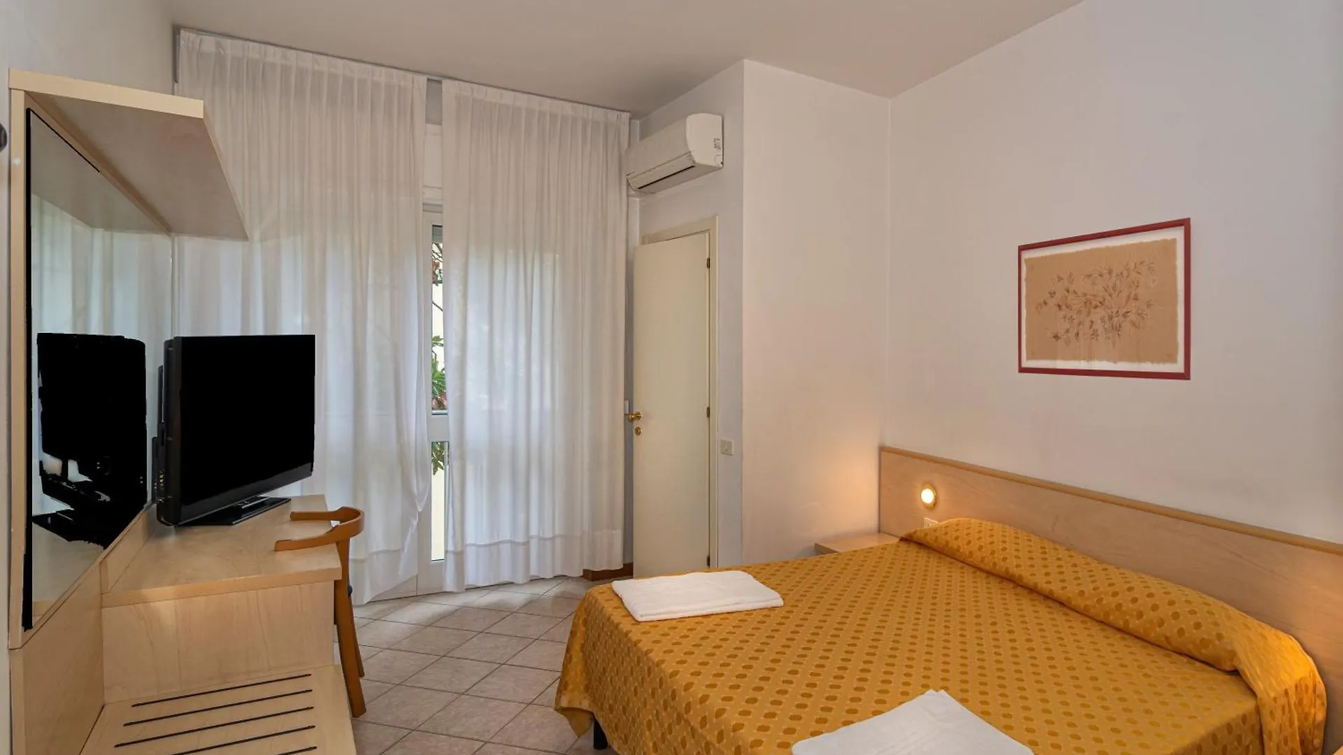 Florentia Hotel Lido di Camaiore 3*,