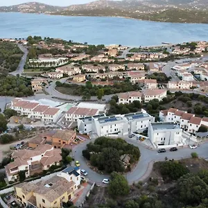 https://comunione-resort-cannigione.in-sardinia.net
